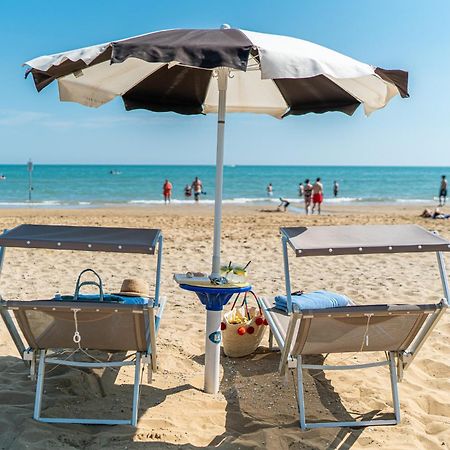Hotel Parigi Bibione Kültér fotó