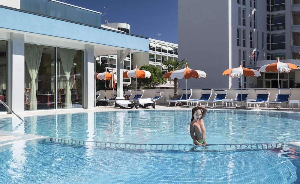 Hotel Parigi Bibione Kültér fotó