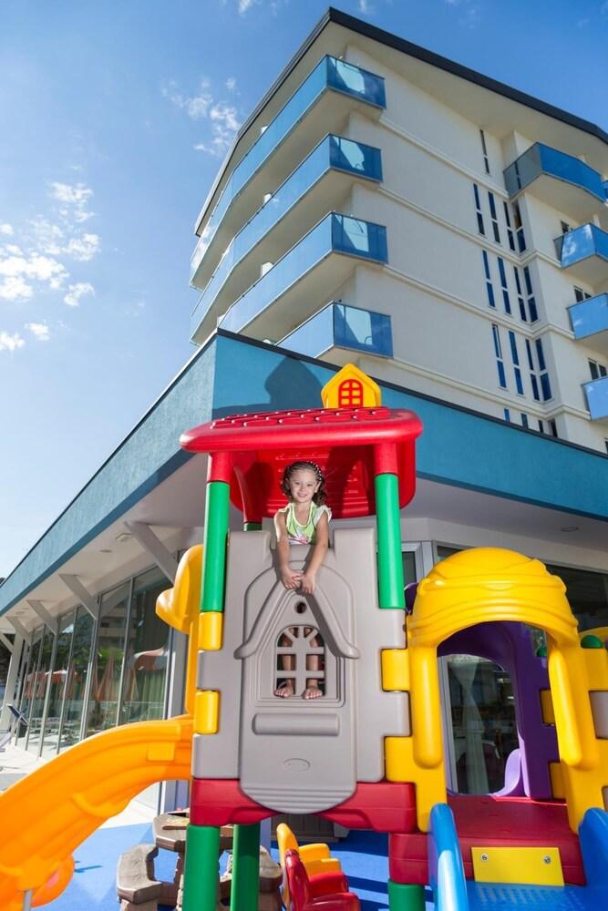 Hotel Parigi Bibione Kültér fotó