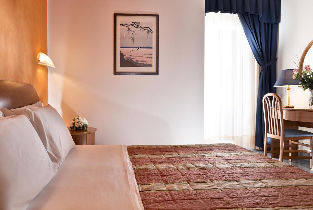 Hotel Parigi Bibione Kültér fotó