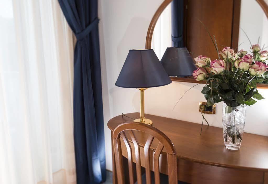 Hotel Parigi Bibione Kültér fotó