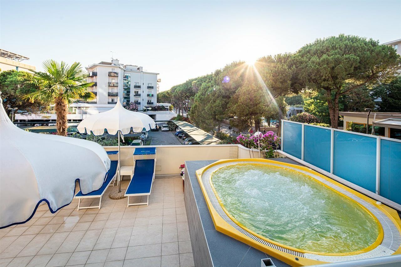 Hotel Parigi Bibione Kültér fotó
